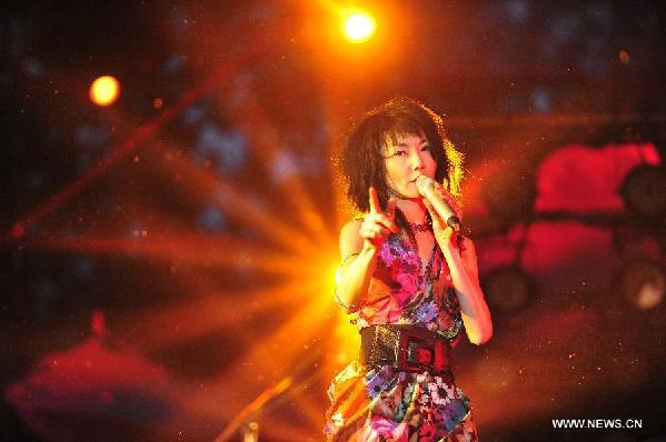 Maggie Cheung flops at music fests