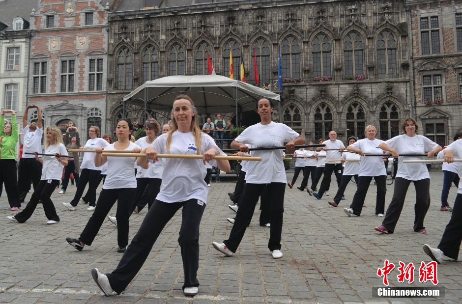 Chinese <EM>qigong</EM> gets popular in the world