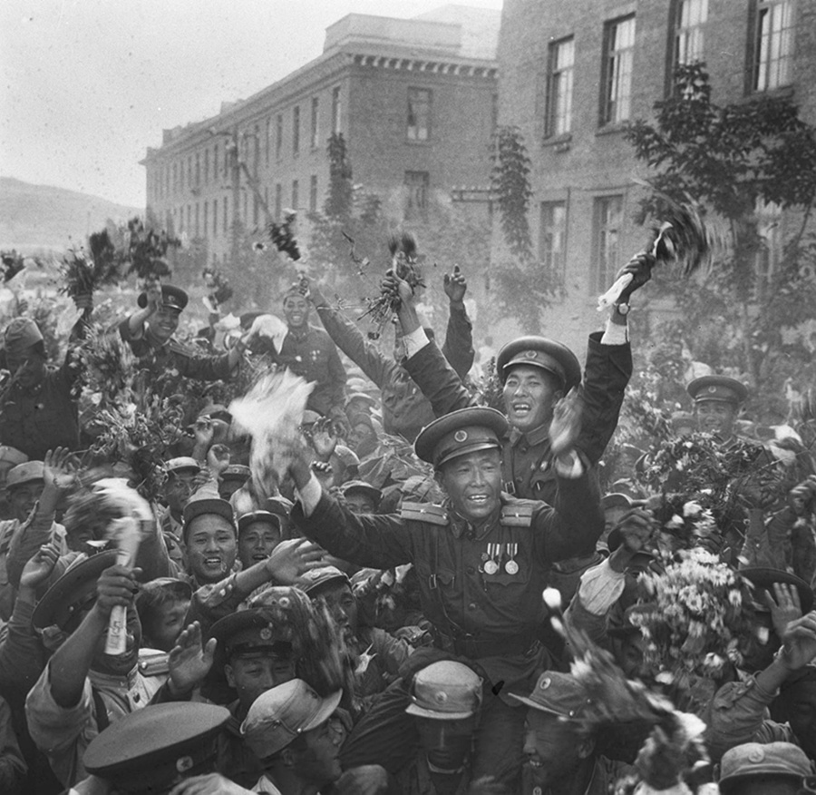 Chairman Mao Zedong's photographer dies at 88