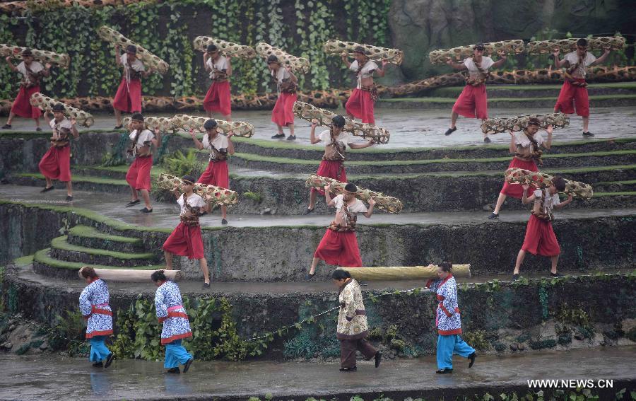 Ceremony to offer sacrifices to water held at Dujiang Dam in SW China