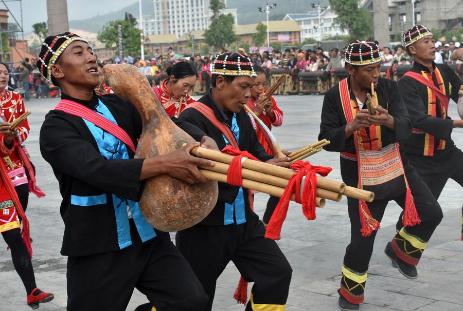 Cultural carnival parade held in China's Yunnan