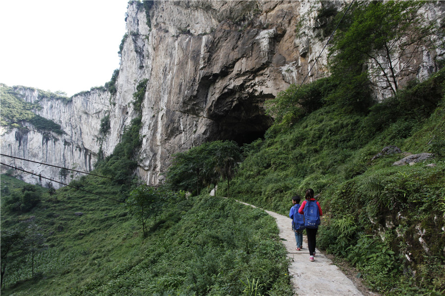 A look at the semi-reclusive lives of villagers in Yunnan