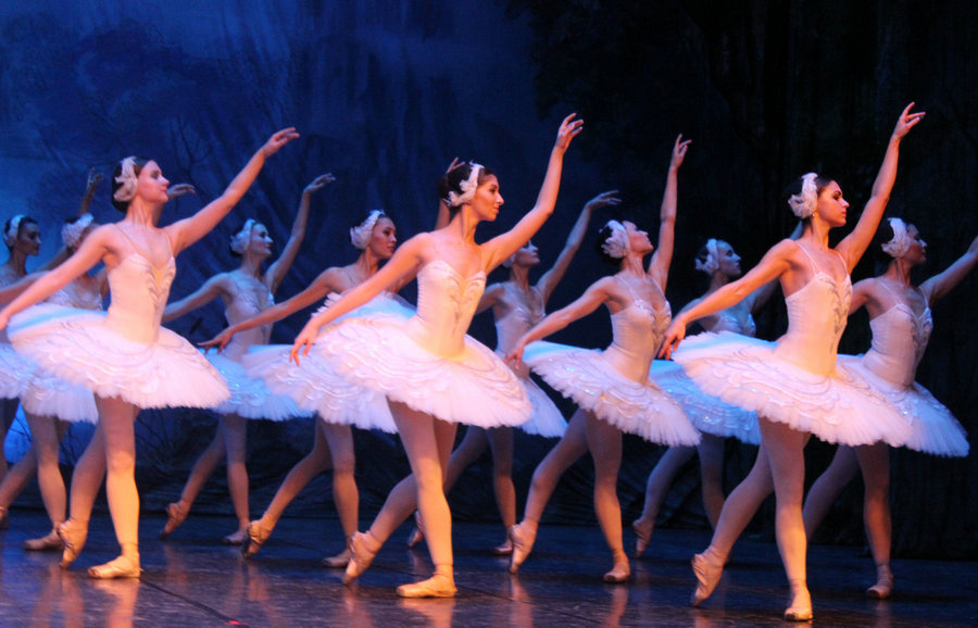 <EM>Swan Lake</EM> hits the stage in Suzhou