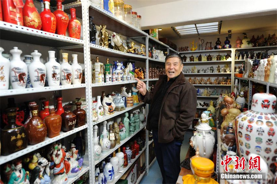 Man collects 10,000 drinking vessels in NE China