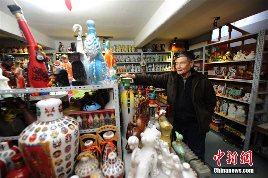 Man collects 10,000 drinking vessels in NE China