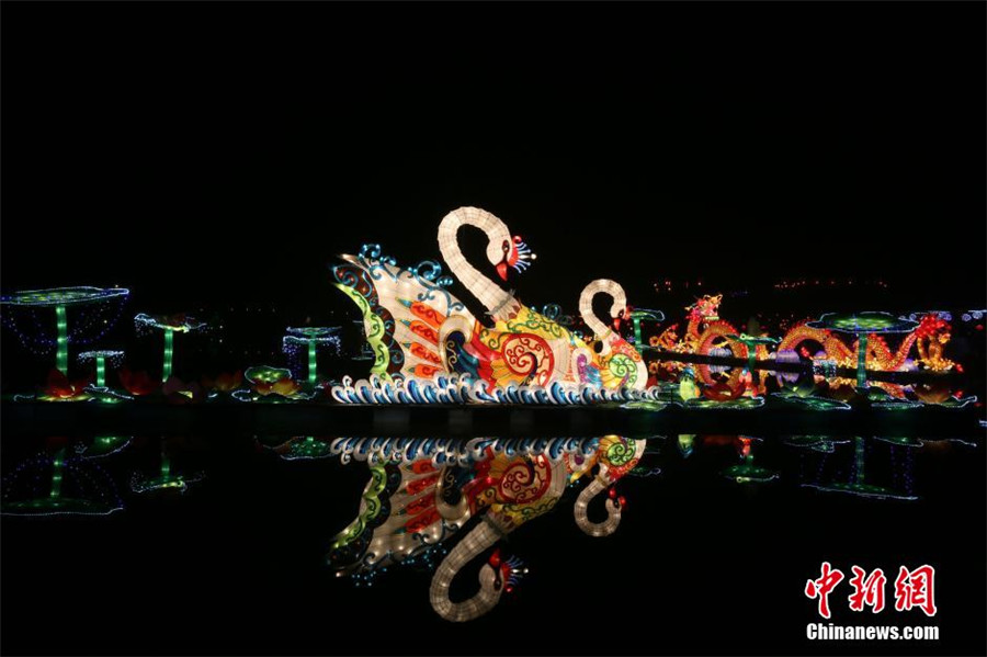 Lantern show held in Chongqing to embrace New Year