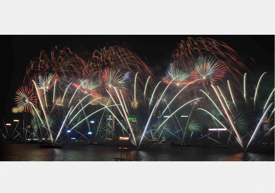 Fireworks show marks New Year's Day in HK