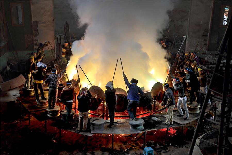 China creates the world's largest bronze drum