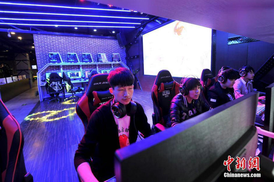 Internet cafes transformed into cultural venues in Liaoning