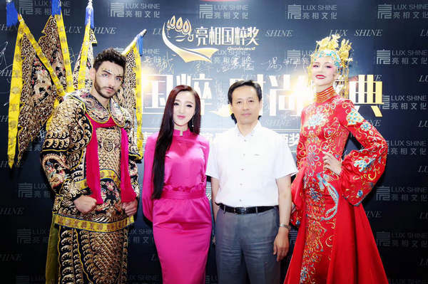 Young Peking Opera performers' fashion transition