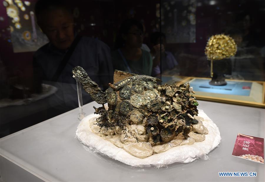 Exhibition on ancient crown kicks off in E China