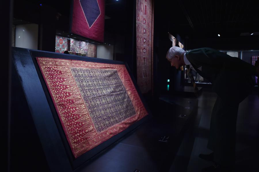 Int'l Silk Art Exhibition held in Hangzhou