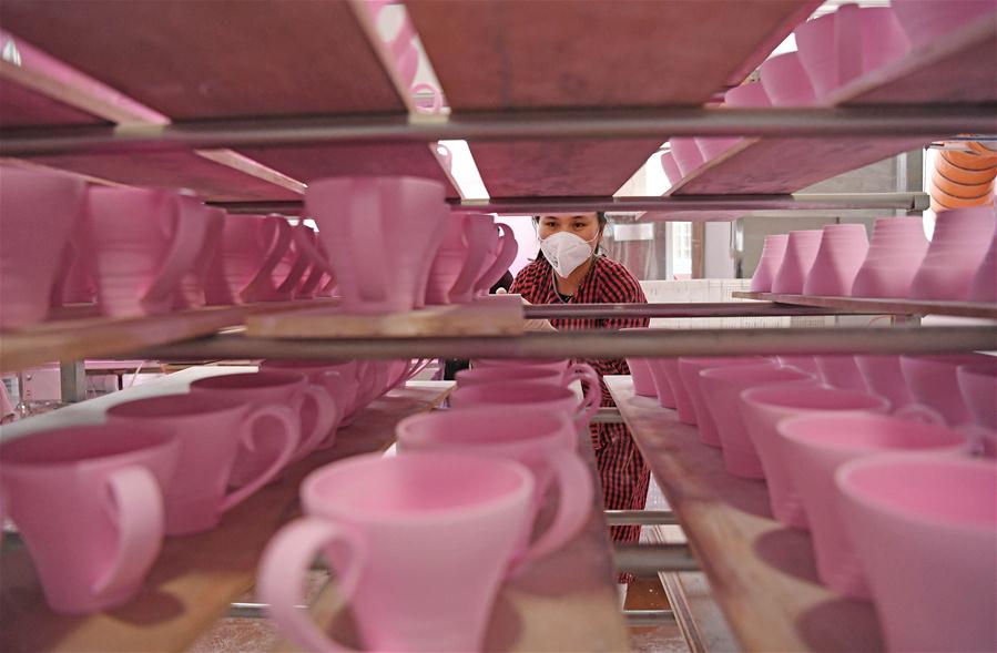 Jingdezhen's porcelain products exported to 75 countries and regions