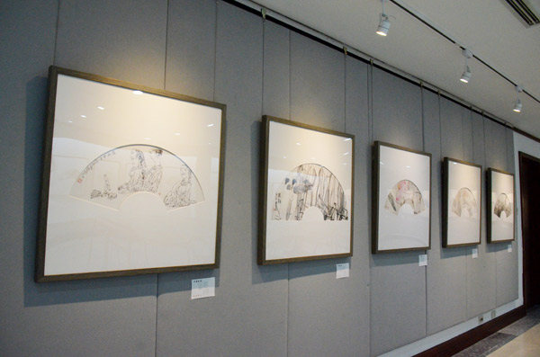 Traditional Chinese fan paintings on show in Seoul