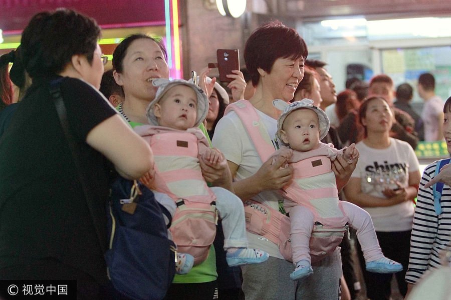 Balcony Concert attracts crowds in Harbin