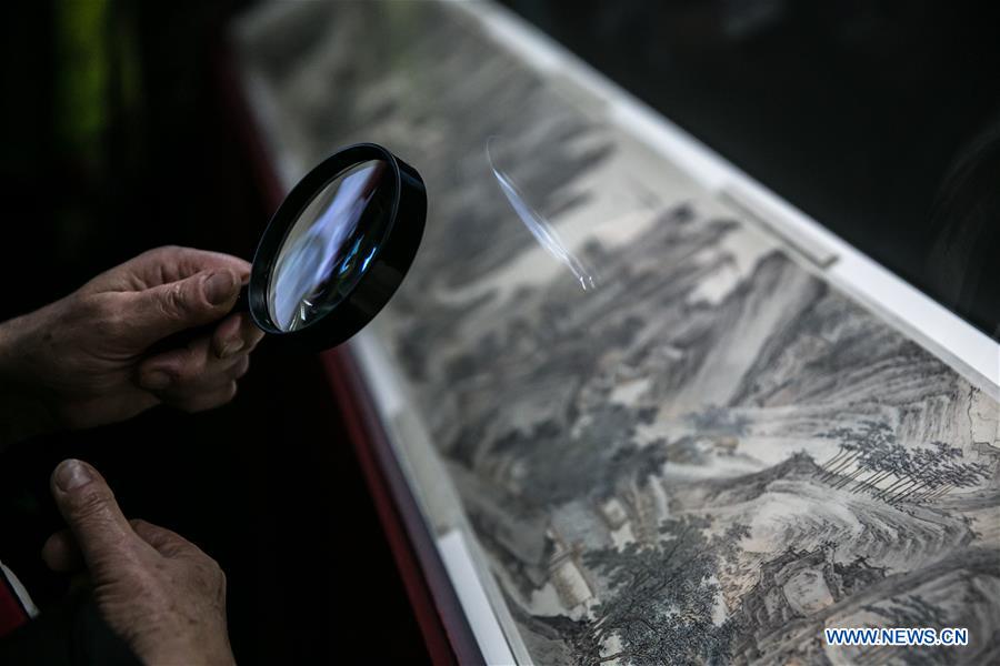 Two treasures from Shanghai Museum exhibited at Athens Acropolis Museum