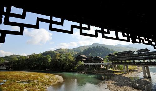 土家風雨橋 一橋連三寨