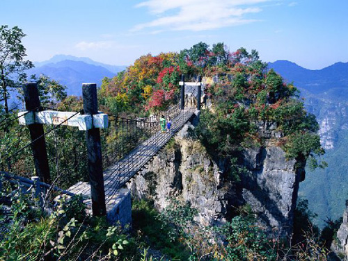 柴埠溪：在懸崖峭壁上穿行