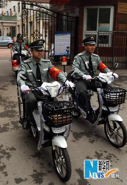 北京東城警方成立校園保安電瓶車巡邏隊