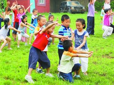 中國多地出現不滿公立學校轉而在家上學案例(圖)