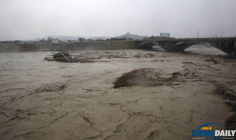 中國日報聚焦四川暴雨天氣