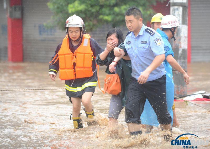 中國日報聚焦四川暴雨天氣