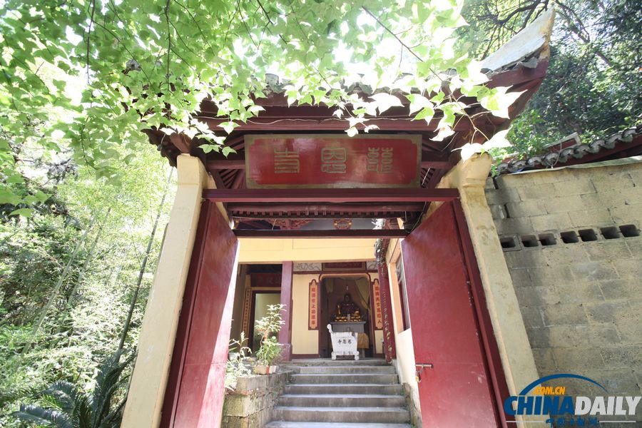 高清：臺(tái)州慈恩寺推出短期出家超千人報(bào)名 住持稱(chēng)壓力大