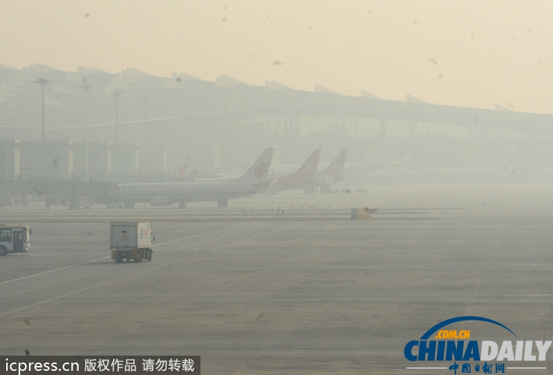 各地霧霾持續(xù) 浙江多條高速公路封道