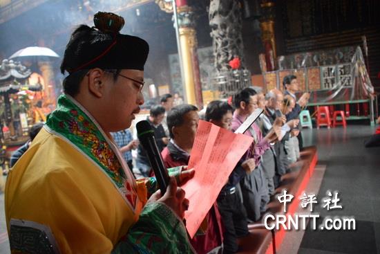 臺南進入枯水期 水利官員三跪九叩祈雨