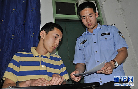 首名倒賣動車實(shí)名制車票嫌疑人被治安拘留（圖）