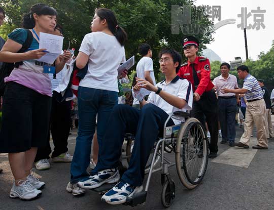 2011年全國高考拉開帷幕