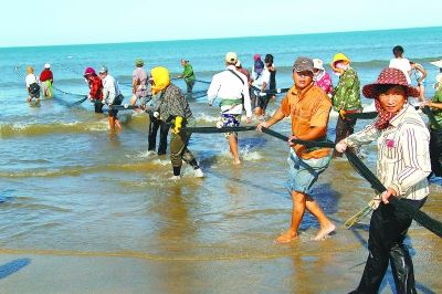 平潭夏季旅游火爆 搶床位成旅行社頭等大事