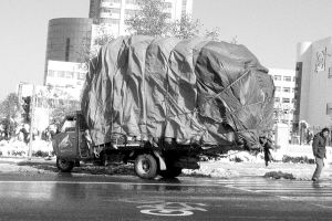 專家稱我國大貨車普遍超載 路橋費等系背后推手