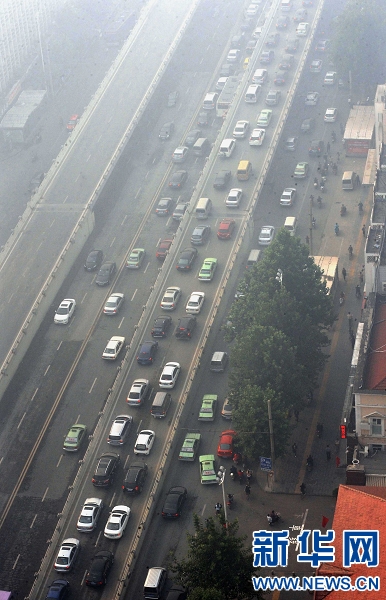 鄭州遭遇大霧天氣