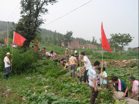 林州民眾踴躍整修“生命之渠”紅旗渠