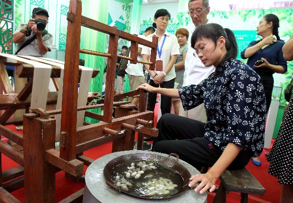 “豫園中國(guó)日”展現(xiàn)中國(guó)絲綢文化