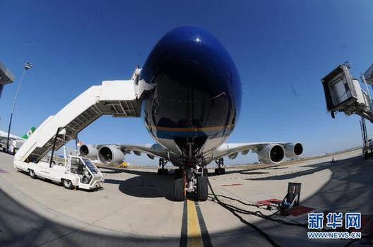 飛翔從此大不同 探訪中國首架空客A380飛機(jī)