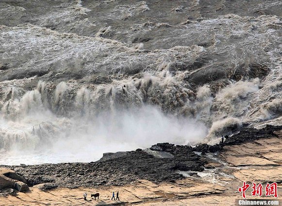 黃河壺口桃花汛洪峰安全度過 形成壯觀瀑布