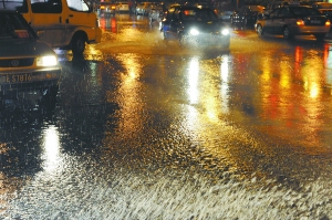 今年最強雷雨夜襲京城45分鐘連發兩次黃色預警