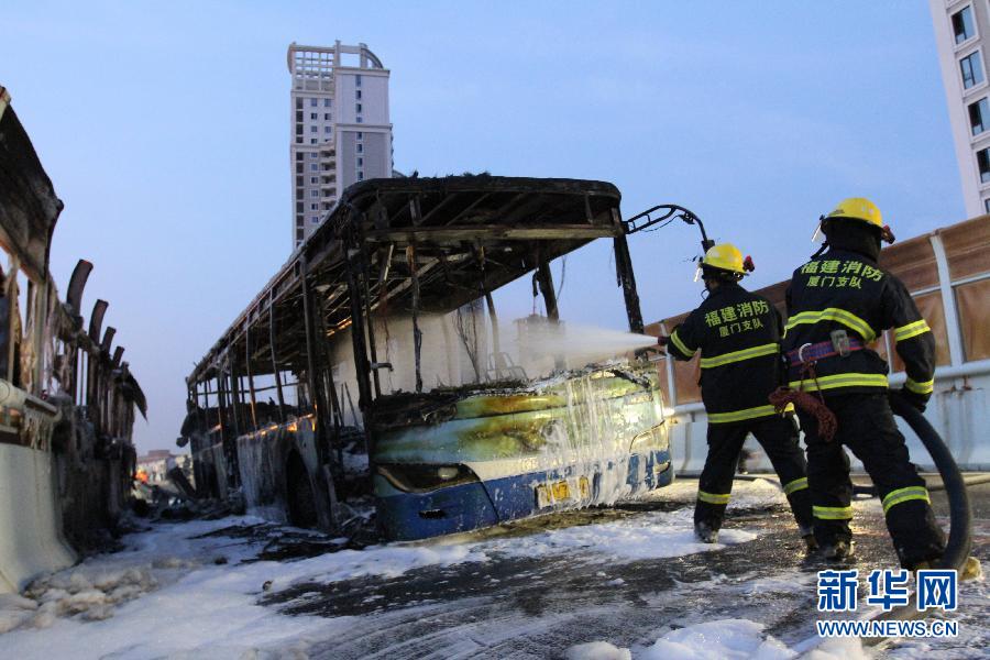 直擊：廈門BRT公車起火已造成42人死亡