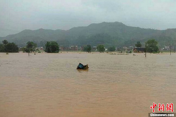 “蘇力”攜暴雨侵襲江西 贛南局地受淹嚴重