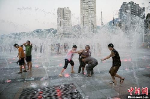 中國連日遭遇高溫侵襲 多地達40℃突破歷史紀錄