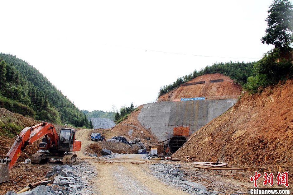 江西遂川一電站隧洞施工工地出現塌方事故