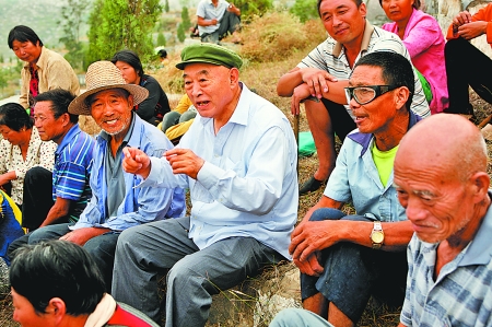 一方金印在民心——記唐莊鎮黨委書記吳金印踐行群眾路線的事跡