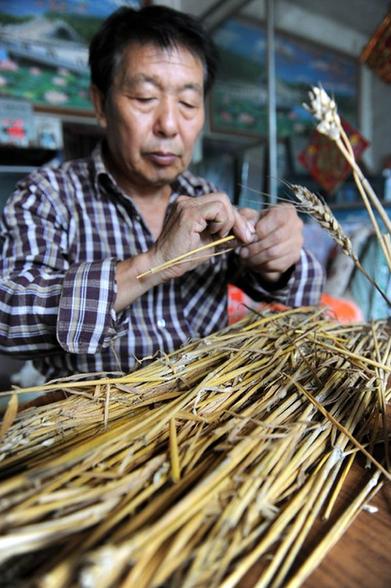 山西民間藝術家的“麥烙畫”藝術