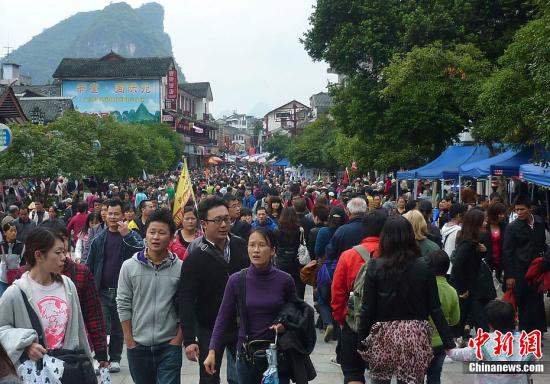 中國(guó)今迎第二個(gè)旅游日 關(guān)注不應(yīng)只是“優(yōu)惠日”