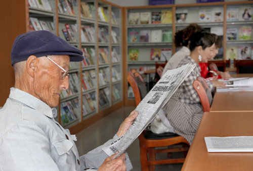 新疆伊寧市圖書館免費向公眾開放(圖)