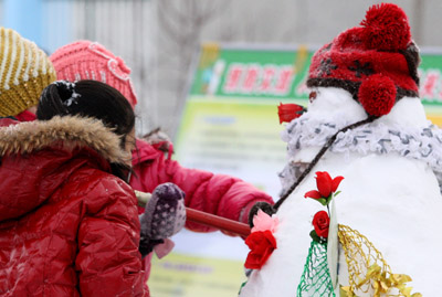 克拉瑪依：千名學生雪中樂