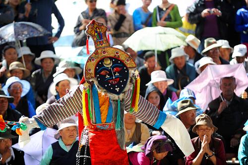 拉薩雪頓節進行非物質文化遺產展示展演活動