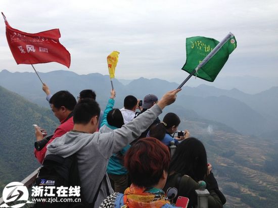 青山碧水兩相依 去南尖巖看天地間的山水畫卷